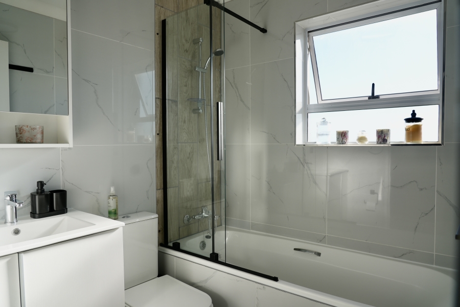 To Let 2 Bedroom Property for Rent in Century City Western Cape